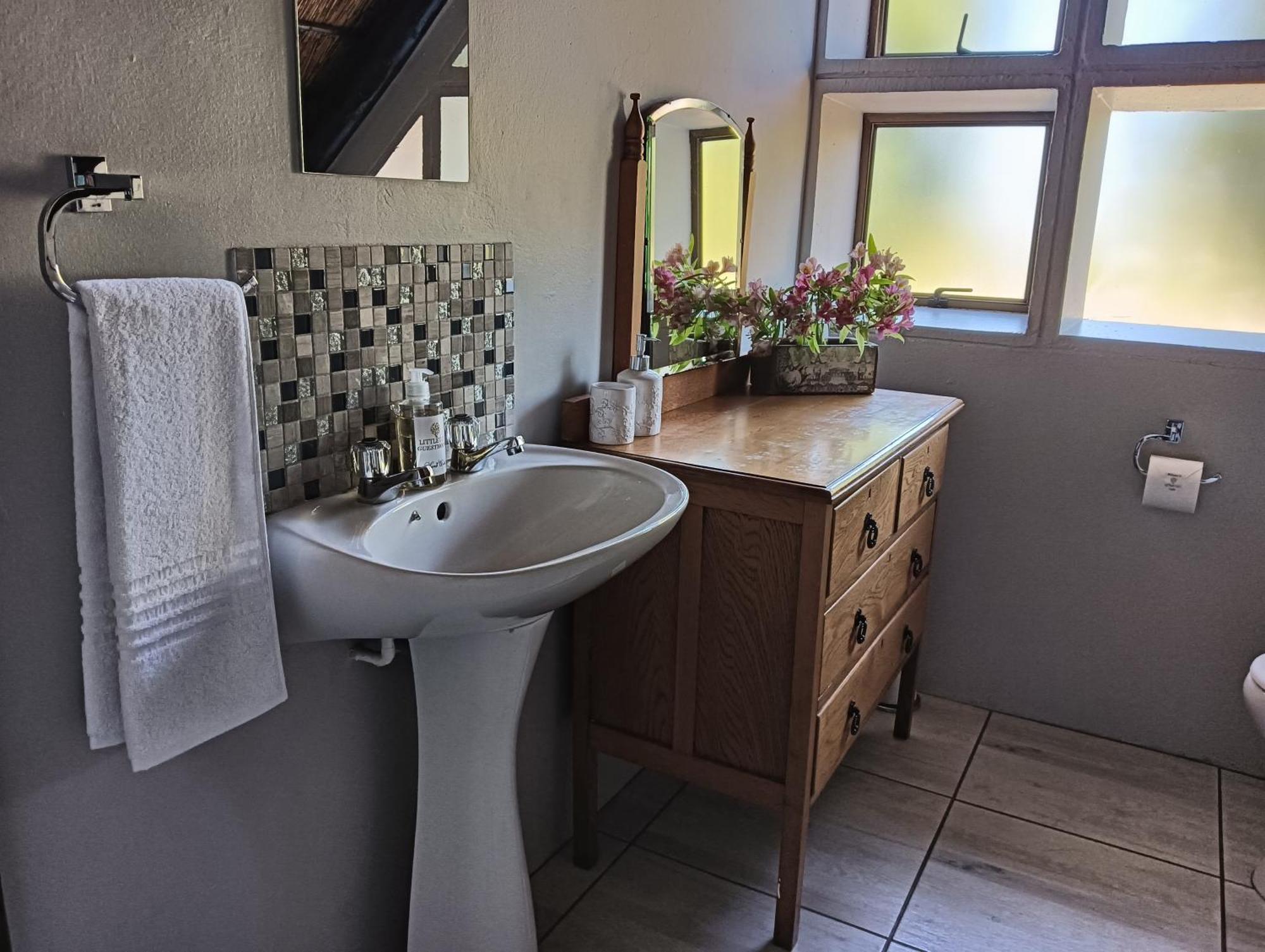 Little Tree Loft 2 Bed & Breakfast Uitenhage ภายนอก รูปภาพ